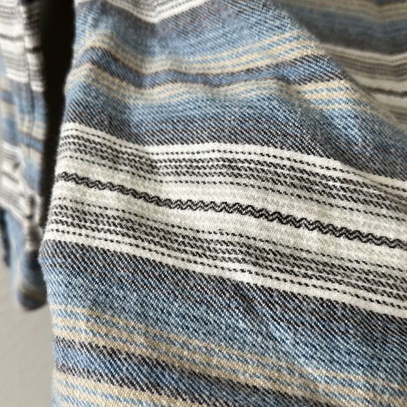 Billabong Women's Core Fit/Stretch Striped Hooded Button Down Sweatshirt Small - Picture 11 of 14